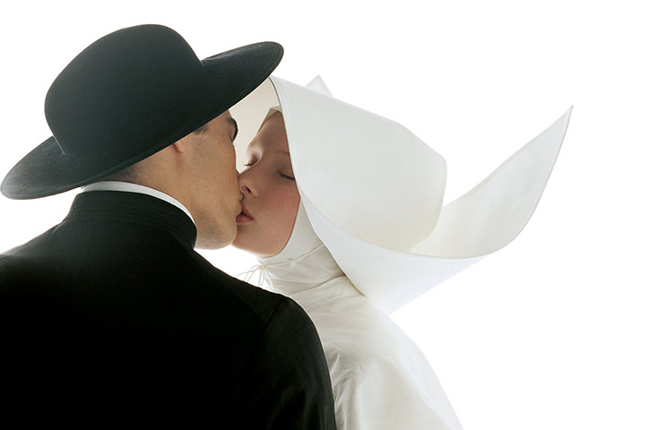 https://cdn.milkbooks.com/media/2490/photowisdom-olivierotoscani.jpg